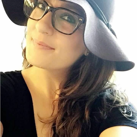 Meet your Posher, Jaliene - Picture 15 of 16